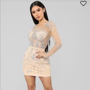 FASHION NOVA DRES TOTALLY NEW IN PERFECT CONDITION SIZE LARGE